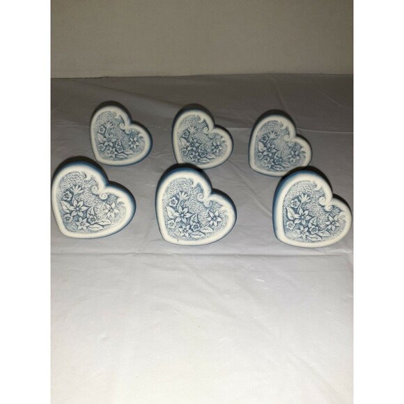 Retro New In Box - Set of 6 - Poly Drawer Pulls Blue Hearts - Art Deco Retro - Picture 2 of 4